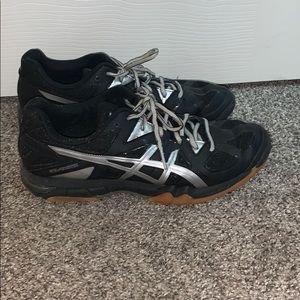 asics volleyball shoes